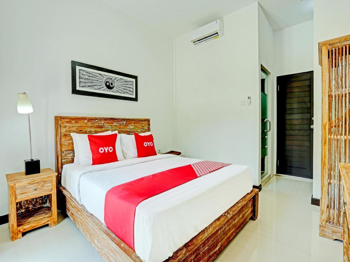 Oyo 91123 Madhava 108 Hotel Ungasan  Exterior photo