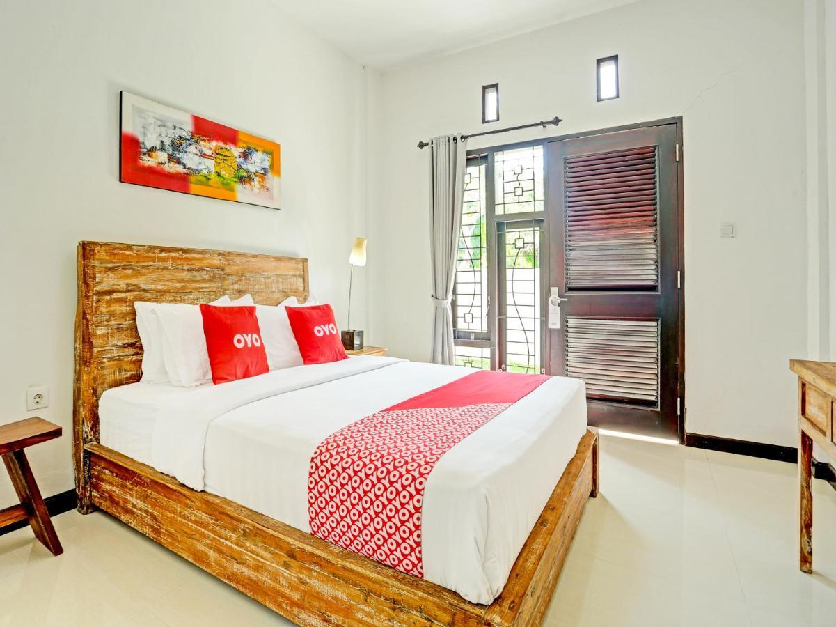 Oyo 91123 Madhava 108 Hotel Ungasan  Exterior photo