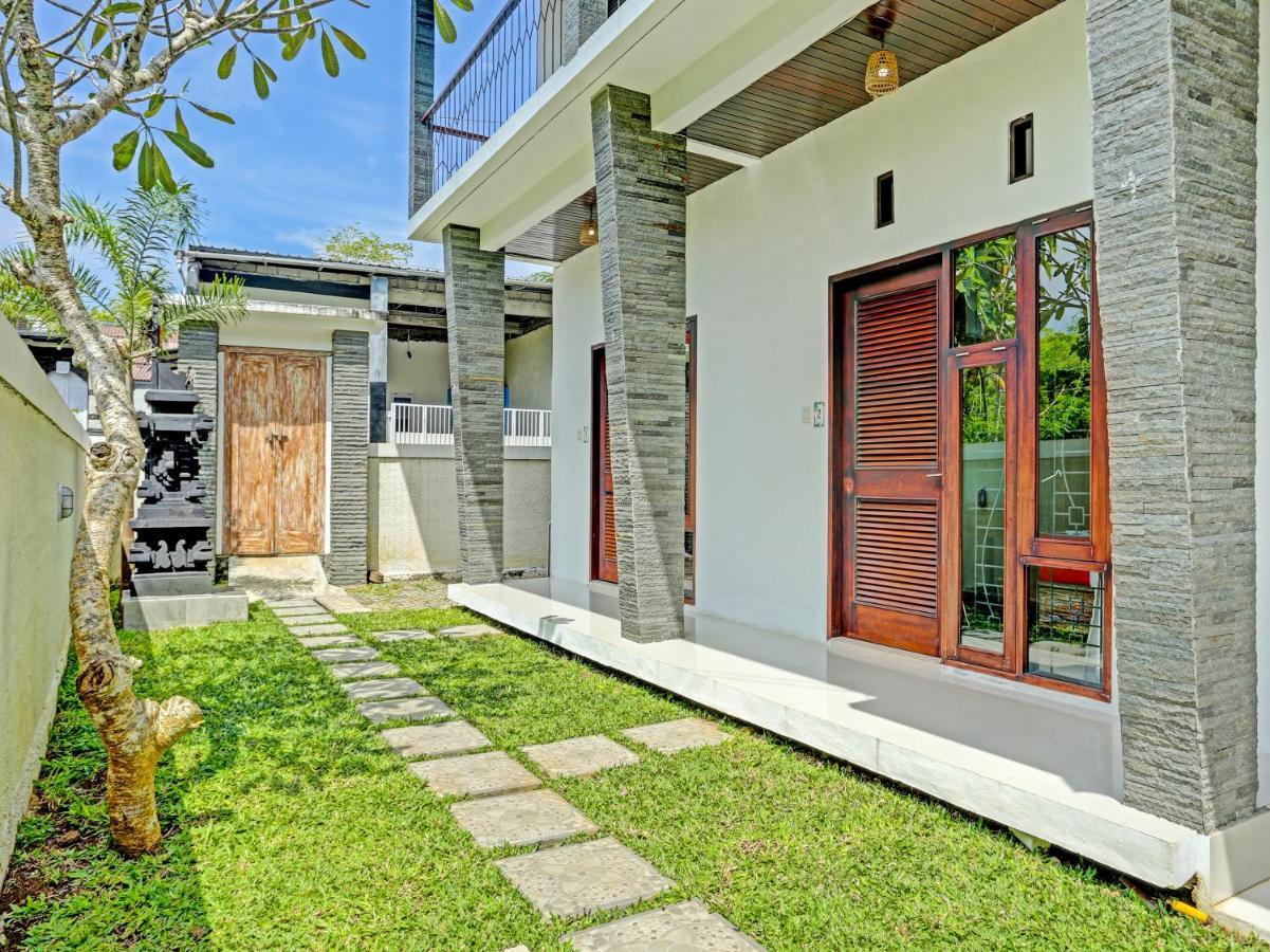 Oyo 91123 Madhava 108 Hotel Ungasan  Exterior photo